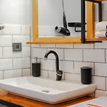 Rengin Stone House *